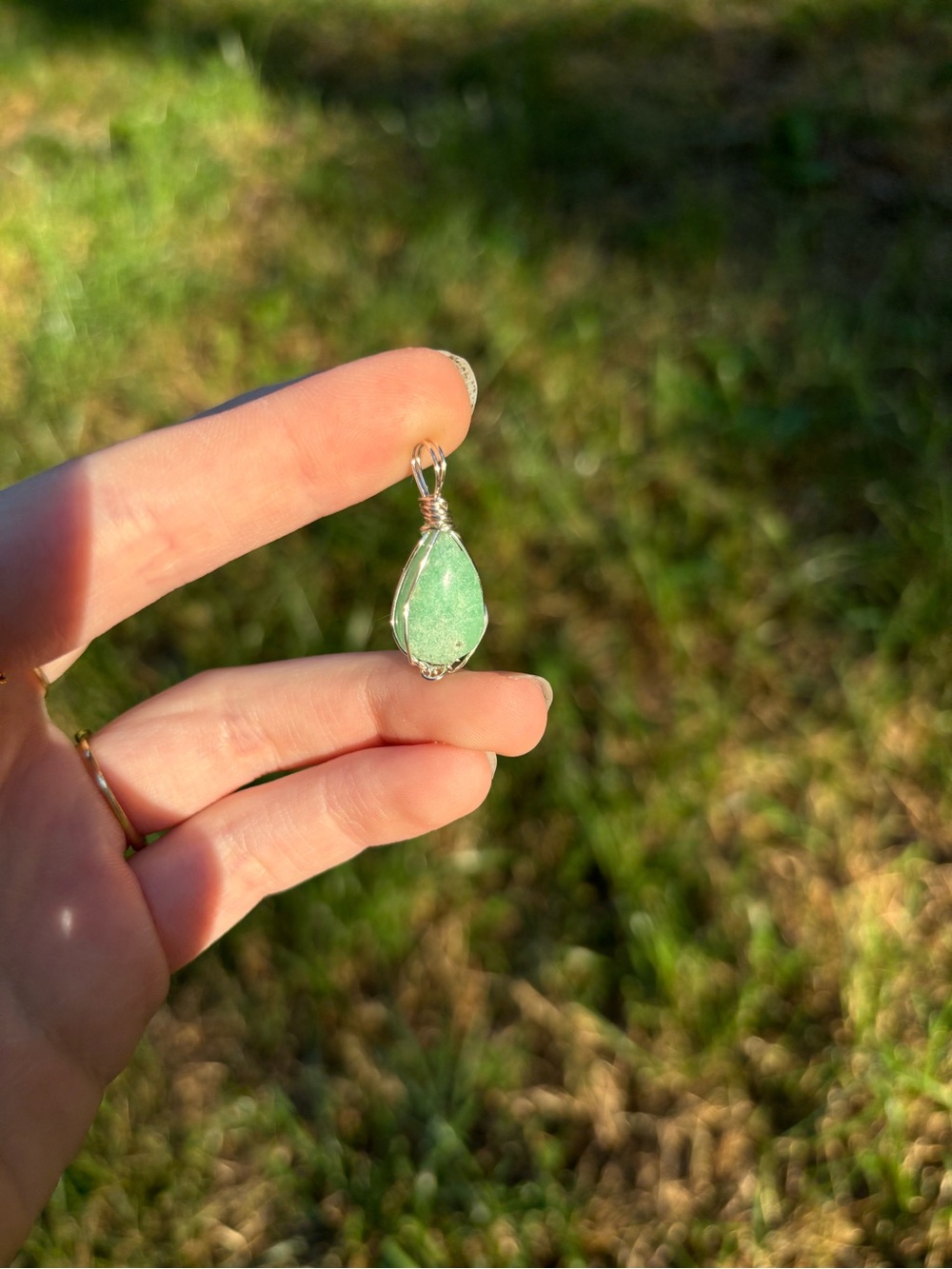 Mini chrysoprase pendant - Picture 2 of 3